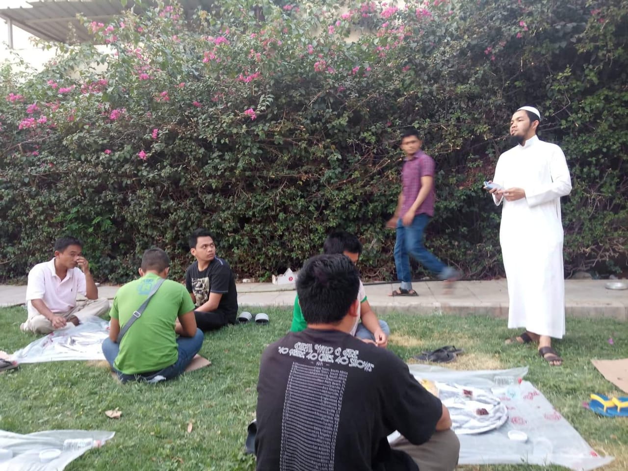 ‏كلمة للداعية الفلبيني شرحبيل، للمسلمين الجدد من الجالية الفلبينية