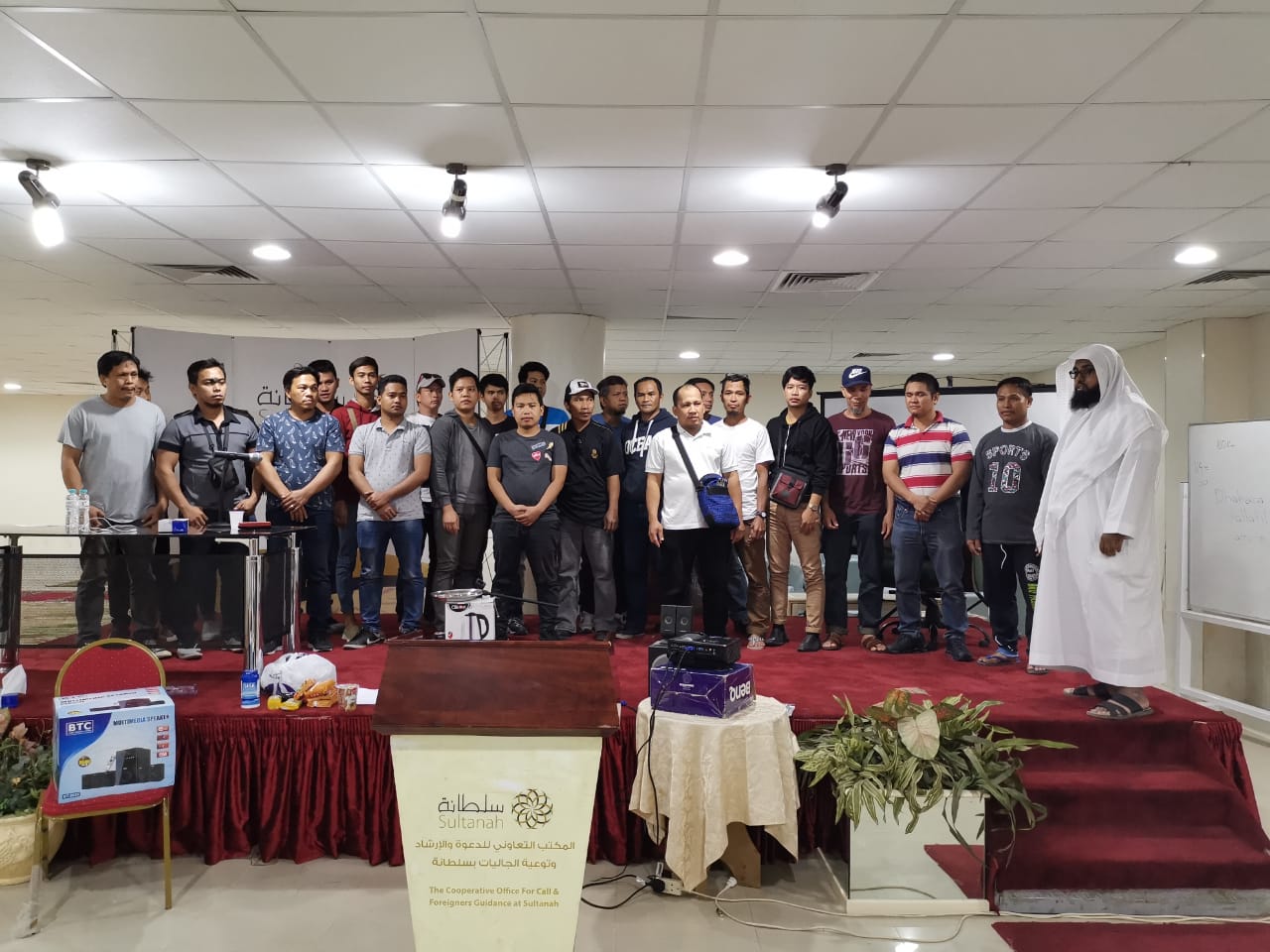 أسلم اليوم من خلال برنامج متابعة المسلمين الجدد 22 شخص