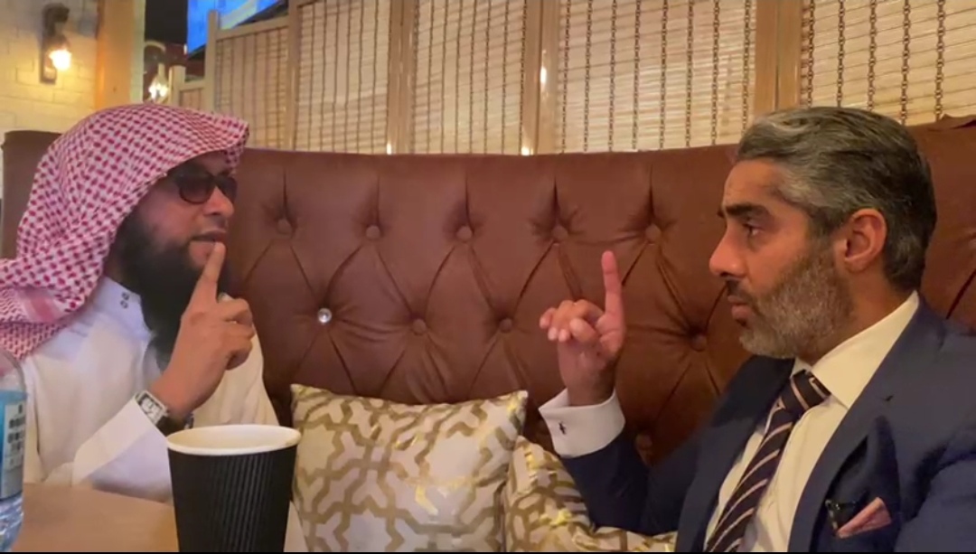 إسلام رجل من الجالية الإسبانية. 