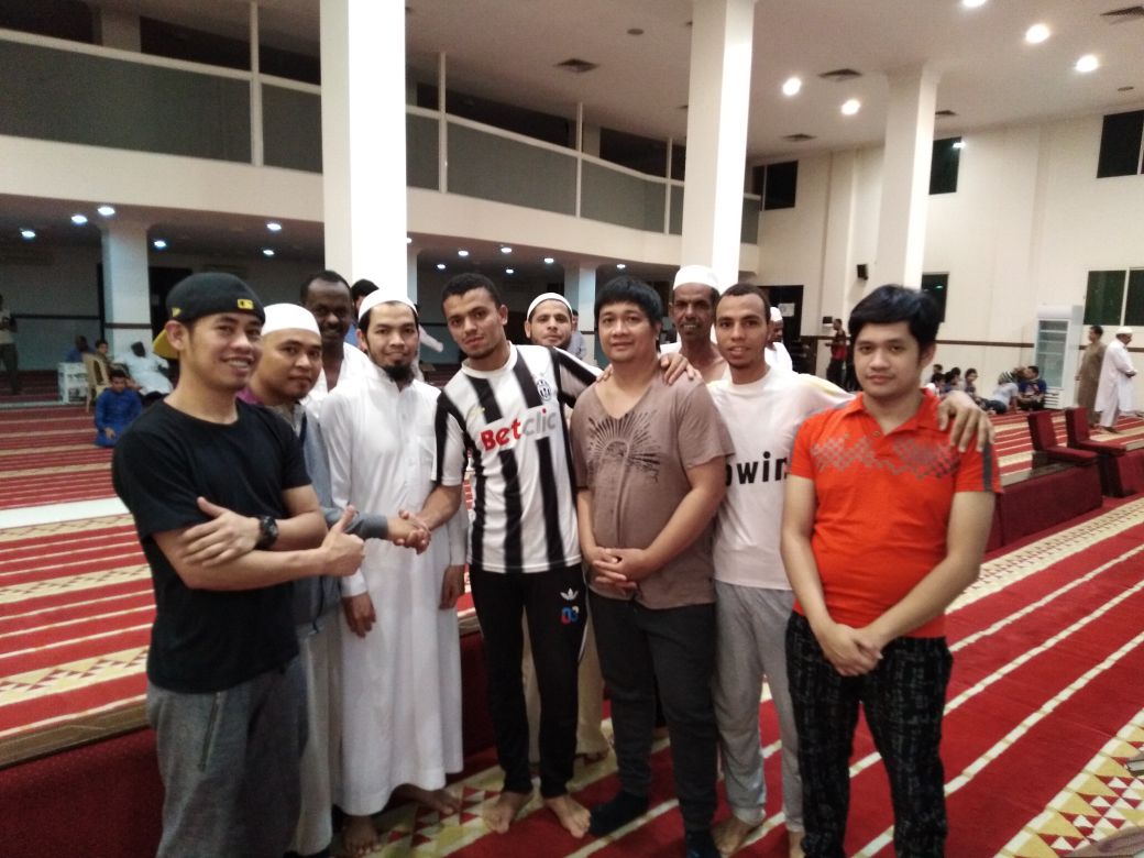 إسلام 3 أشخاص من الجالية الفلبينية