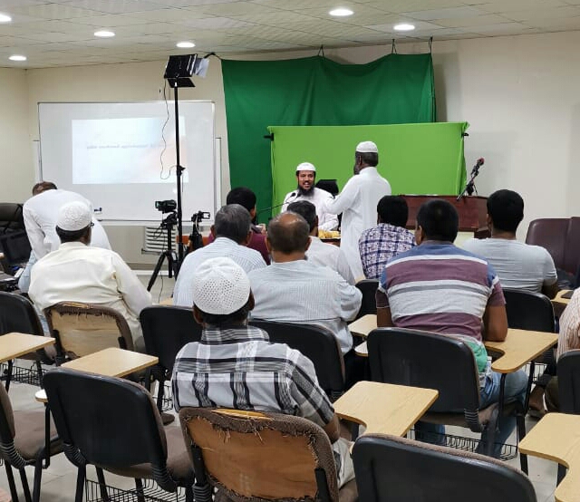 ‏أقيم يوم أمس برنامج دعوي للجالية التاميلية بعنوان: (استقبال رمضان). 