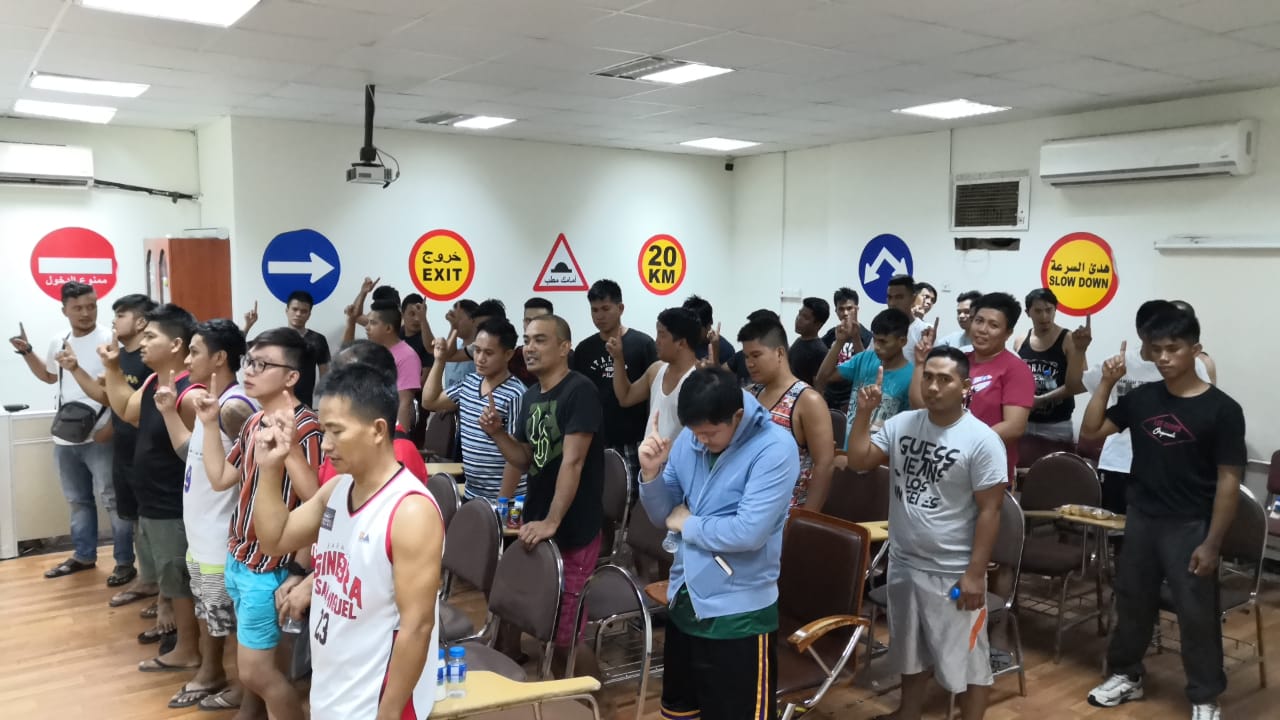 نبشركم بإسلام 35 رجل من الجالية الفلبينية