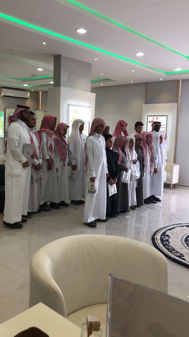 زيارة طلابية للمعرض التوعوي بمقر منفوحة 