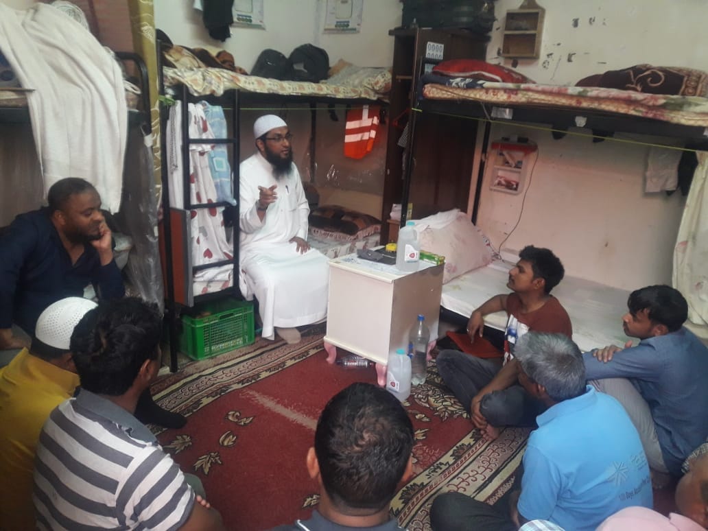 أقام قسم الجاليات يوم أمس جولة دعوية لغير المسلمين من الجالية المليبارية