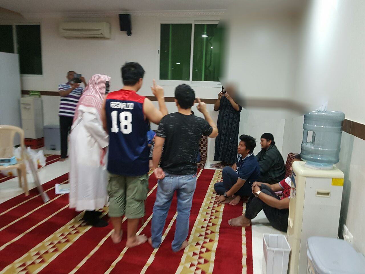 أعلن ولله الحمد شخصان من الجالية الفلبينية إسلامهم .