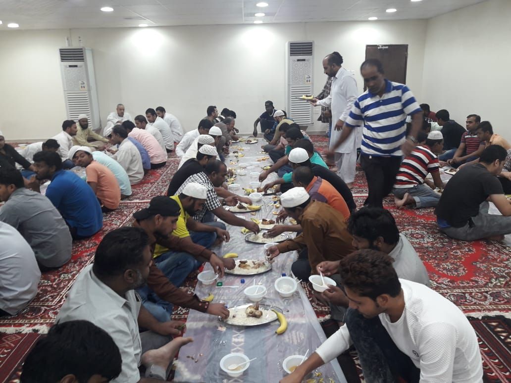 ‏جانب من تفطير الصائمين في مقر المكتب لهذا ‎اليوم
